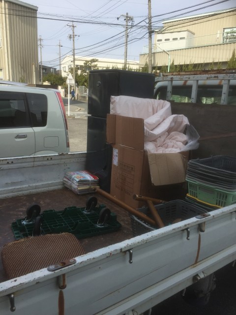 不用品回収サービス!不用品となった冷蔵庫や布団などの即日回収を名古屋にて行いました