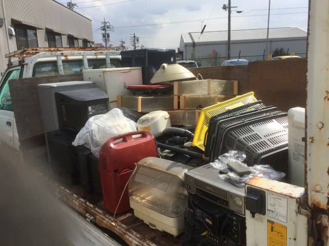不用品回収サービス!倉庫の大掃除に伴う不用品の即日回収を東海市の会社様にて行いました