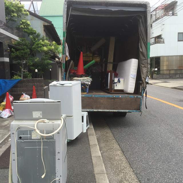 名古屋市昭和区で不要品の回収作業